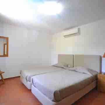 Perfect Retreat Overlooking Pinhal Golf Course, Private Pool, Off-Street Parking Rooms