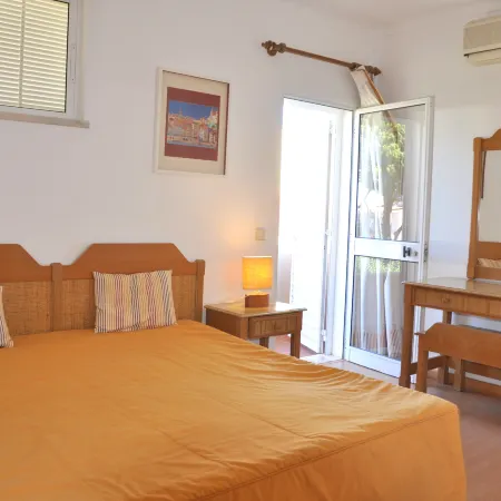 Stylish and Well-Equipped, Private Pool, Close to Amenities, Free AC and Wifi