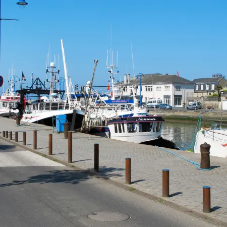 Sténaïs Отели в г. Ком