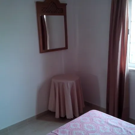 Albufeira 1 Bedroom Apartment 5 Min. from Falesia Beach and Close to Center! L