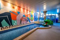 The Week & Resort - Pools