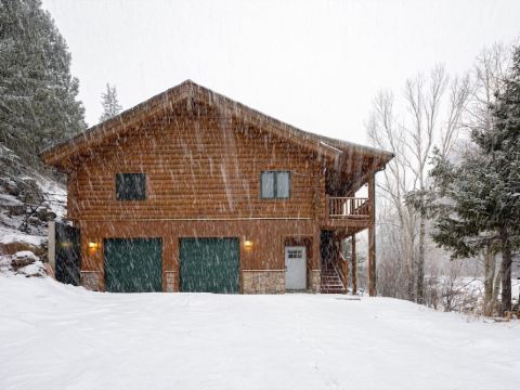 Iconic Log Cabin Escape - Idaho Springs - Hot Tub
