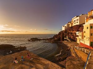 La Cueva de Caleta by VillaGranCanaria