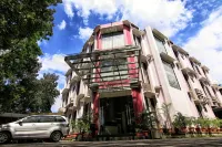 Latief Inn Hotel Hoteller i Kebon Pisang