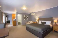 Waves Motel and Apartments - Wi-Fi