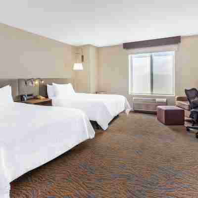 Hilton Garden Inn St. Charles Rooms