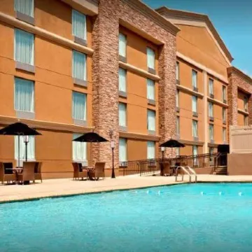 Days Hotel by Wyndham North Bergen /NYC Area Отели в г. Норт-Берген