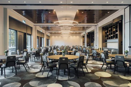 Entourage Sur-Le-Lac