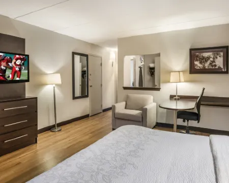 レッド ルーフ  イン プラス + ボストン - ウォーバーン / バーリントン ウォバーンのホテル