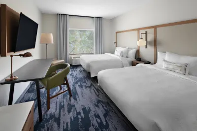 Fairfield Inn & Suites Lake Geneva Hotels in Lyons