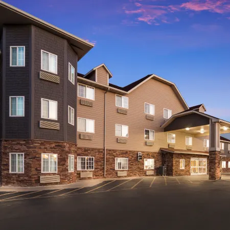 Red Roof Inn & Suites Omaha - Council Bluffs