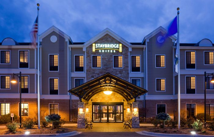 Staybridge Suites Milwaukee West-Oconomowoc by IHG