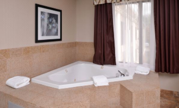 Holiday Inn Express & Suites YOUNGSTOWN (N. LIMA/BOARDMAN) by IHG