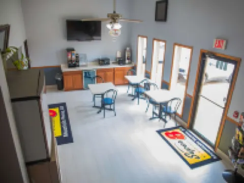 Super 8 by Wyndham Mountain Home Hotels in Baxter County