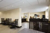 Days Inn & Suites by Wyndham North Bay Downtown Hôtels à : North Bay