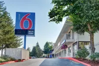 Motel 6 Eugene, or - South Springfield - parking