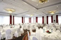 H4 Hotel Berlin Alexanderplatz - breakfast
