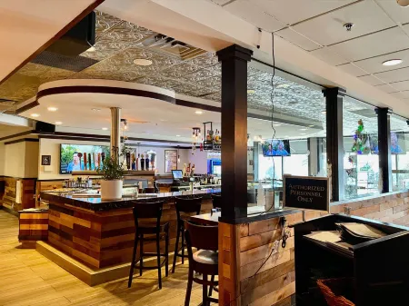 Holiday Inn BLMGTN ARPT SOUTH - MALL AREA by IHG