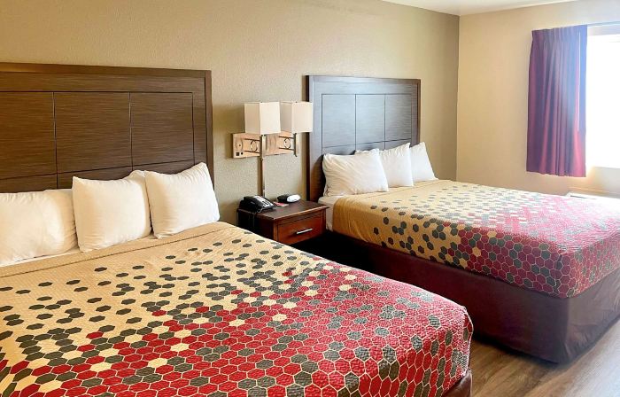 Econo Lodge Inn & Suites Corning Travel Center
