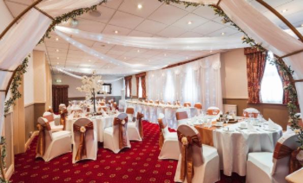 6. 버로 암스 호텔..