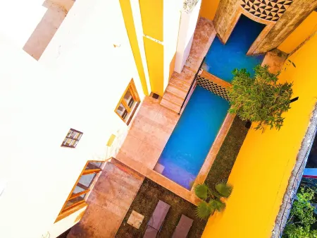 Hotel la Nacional by Kavia