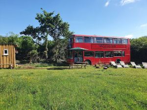 Double Decker Bus on an Alpaca Farm Sleeps 8
