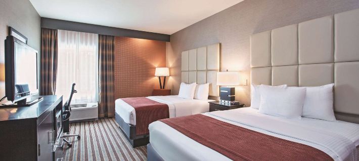 La Quinta Inn & Suites by Wyndham Harrisburg-Hershey Hotels in Dauphin County