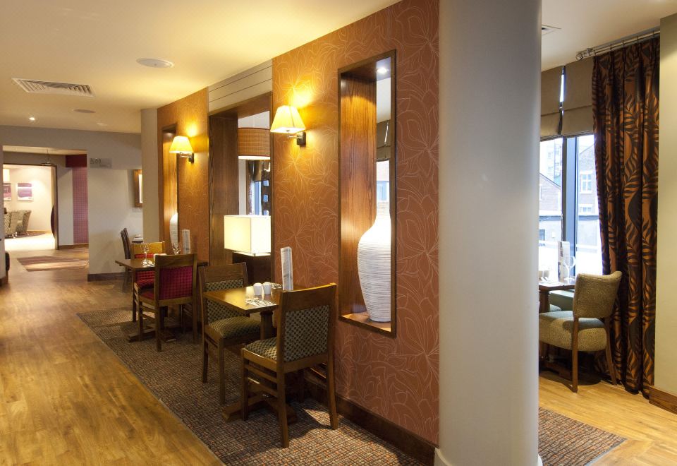 프레스턴 센트럴 프리미어 인