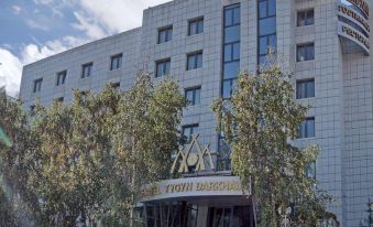 Tygyn Darkhan Hotel