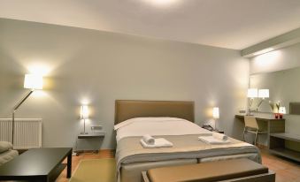 Ellopia Point Hotel