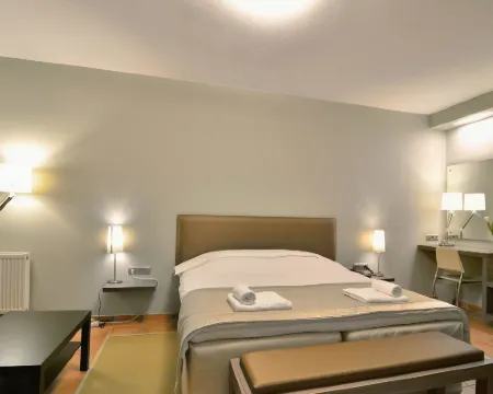 Ellopia Point Hotel Ξενοδοχεία στην πόλη Μπιζάνι