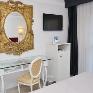 Artheus Carmelitas Salamanca Отели рядом с достопримечательностью «Сан-Эстебан»