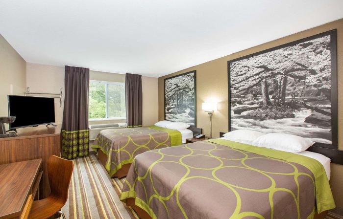 Super 8 by Wyndham Chattanooga Lookout Mountain TN