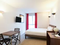Aparthotel Adagio Access la Défense Place Charras Hotels in Courbevoie