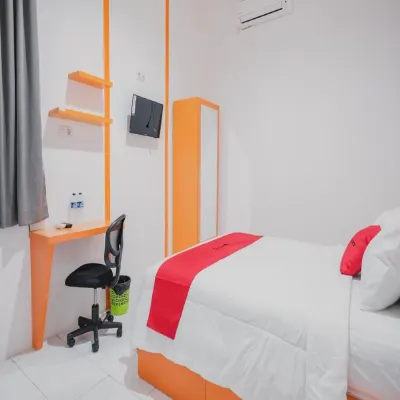 RedDoorz @ Jalan Sukabangun 2 Palembang Hotel di Kecamatan Sukarami