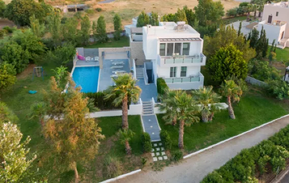 Xenos Villa 1 with Private Swimming Pool, Near the Sea