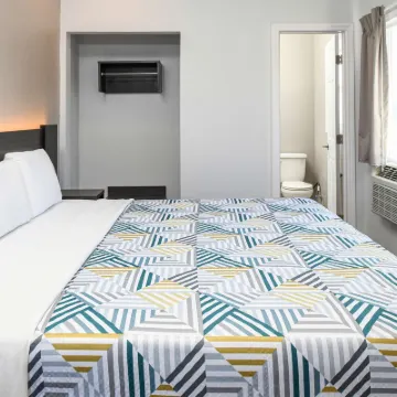 洛杉磯港摩託爾旅館6號-聖佩德羅，CA 鄰近愛荷華戰艦博物館的酒店