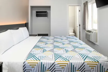 Motel 6 San Pedro, CA – Port of Los Angeles Отели рядом с достопримечательностью «Пойнт Фермин Лайтхаус»