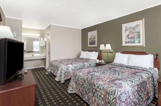 Days Inn by Wyndham Lenoir City