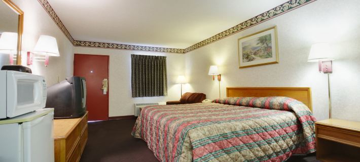 Americas Best Value Inn and Suites Macon マコンのホテル