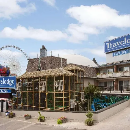 Travelodge by Wyndham Niagara Falls at the Falls