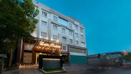 Costa Riviera Hotel Отели рядом с достопримечательностью «Сарнат»