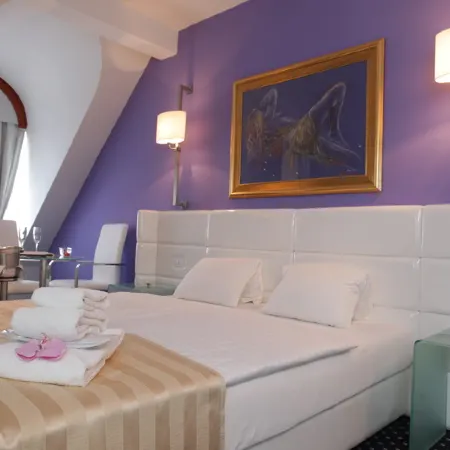 Hotel Phoenix