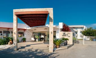 Zoes Hotel & Suites