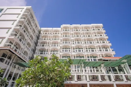 Grand Supicha City Hotel Отели рядом с достопримечательностью «Jian wanich pier»