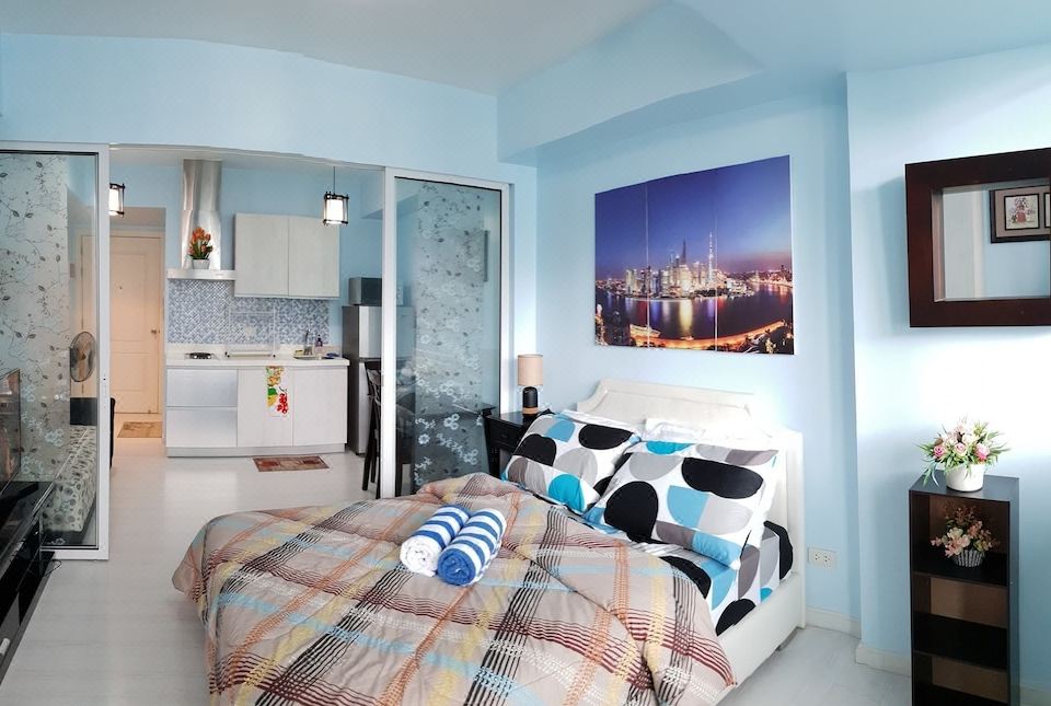 Azure Luxury Beach Suites by Vacationsph
