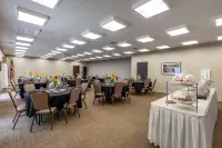 Miles City I-94 的舒眠套房飯店 - 早餐