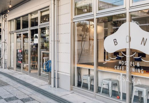 본 호스텔의 개인 락커가 있는 도미토리