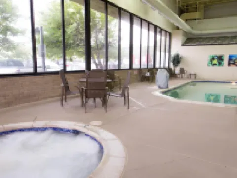 Pear Tree Inn St. Louis Near Union Station