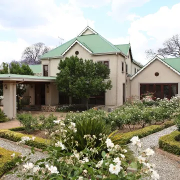 Candlewoods Guesthouse